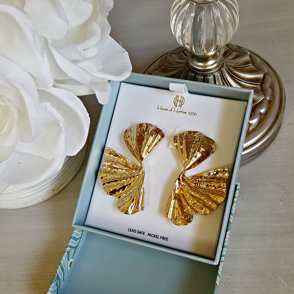 NEW! TWIST Petal STUD HOUSE OF HARLOW 1960 EARRINGS